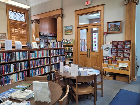 214 School St, Hillsboro, IL 62049